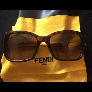 Authentic FENDI sunglasses Excellent condition!